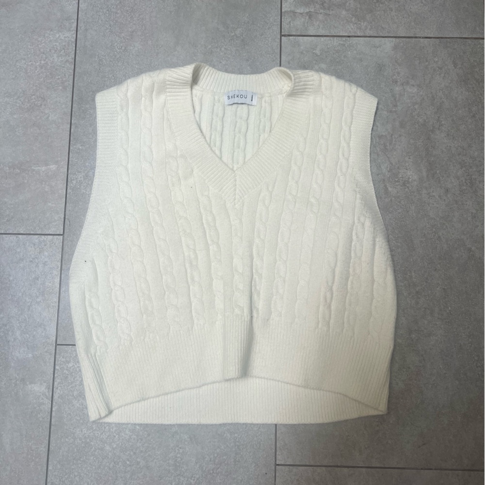 Shekou White Sweater Vest